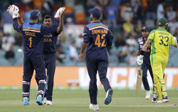 IND v AUS, 3rd ODI : भारत को 13 रनों से मिली जीत, ऑस्ट्रेलिया ने 2-1 से सीरीज पर किया कब्जा