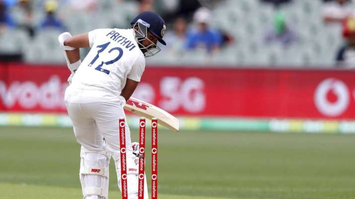 IND vs AUS : ट्विटर पर फैन्स ने उड़ाया पृथ्वी शॉ का मजाक कहा बुमराह उनसे बेहतर बल्लेबाज हैं