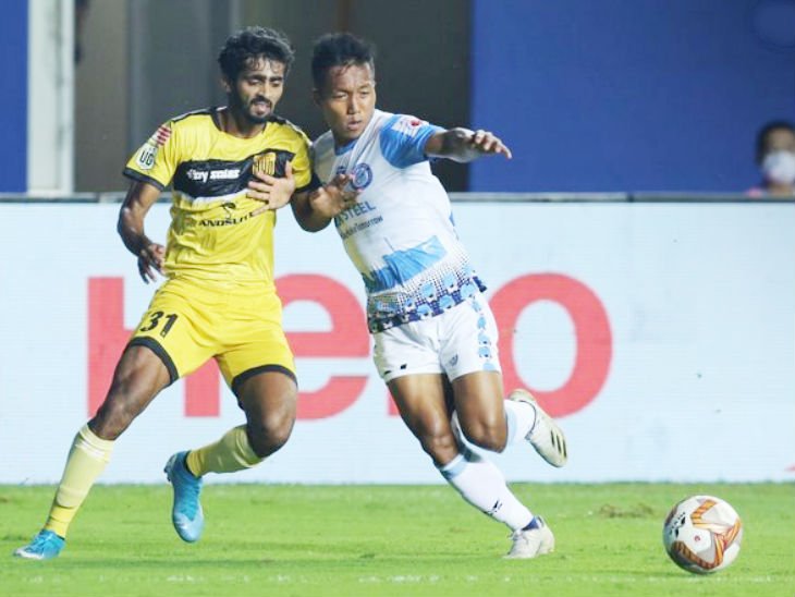 ISL 2020: जमशेदपुर के कोच को मिला रेड कार्ड; इजे ने मैच खत्म होने से 5 मिनट पहले गोल दागा, टीम को दूसरी हार से बचाया