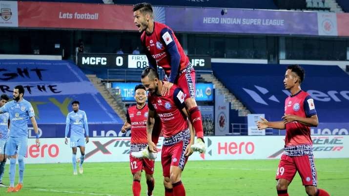 ISL-7 : जमशेदपुर ने 10 खिलाड़ियों के साथ मुम्बई को ड्रॉ पर रोका