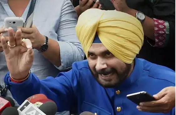 कांग्रेस के सिद्धू ने की आप की तारीफ, तो क्या अब इसका दामन थामेंगे?