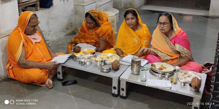 धूप दशमी के अवसर पर पार्श्वनाथ मंदिर पर हुई विशेष पूजा-अर्चना