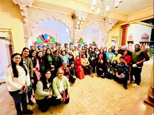 देश के विख्यात चित्रकारों ने ईश्वरी निवास में समझीं बूंदी चित्र शैली की बारीकियां, गोष्ठी भी आयोजित