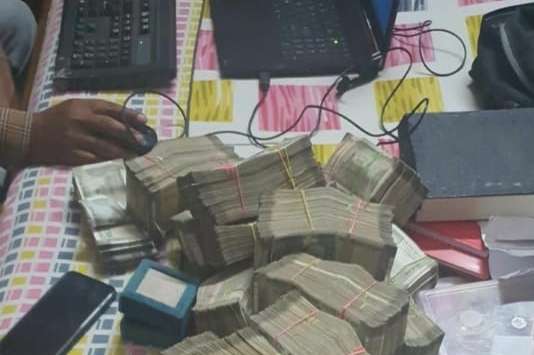 राज्य के सबसे बड़े सरकारी अस्पताल एसएमएस में एसीबी की बड़ी कार्रवाई,  5 करोड़ रुपए के बिल की एवज में 15.60 लाख रुपए रिश्वत लेते डॉक्टर सहित 4 आरोपी गिरफ्तार