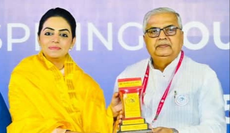 सीएम गहलोत को कांग्रेस की हार याद दिलाने वाली कांग्रेस एमएलए दिव्या मदेरणा को मिला आदर्श युवा विधायक का सम्मान, जानें कारण