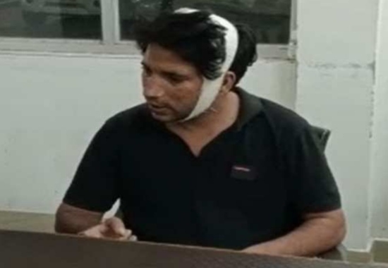 अलीगढ़ मुस्लिम विश्वविद्यालय में हिन्दू छात्र से तमंचे के बल पर पाकिस्तान जिन्दाबाद के नारे लगवाने और बहन को हिजाब पहनाने की धमकी देने का आरोप, पुलिस जांच में जुटी