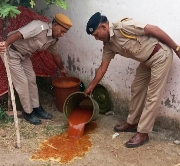 आबकारी विभाग ने लम्बे समय बाद की बूंदी की रामनगर कंजर बस्ती में बड़ी कार्रवाई