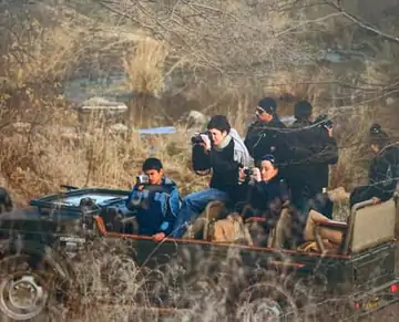 कांग्रेस महासचिव प्रियंका गांधी 12 गाड़ियों के काफिले के साथ रणथम्भौर  पहुंचीं, होटल के चारों ओर एसपीजी सुरक्षा