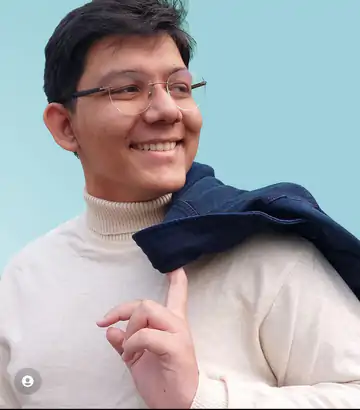 हॉस्टल की छठी मंजिल पर दोस्तों से बात करते समय बैलेंस बिगड़ा, जाली तोड़ते हुए नीचे गिरा छात्र, मौत