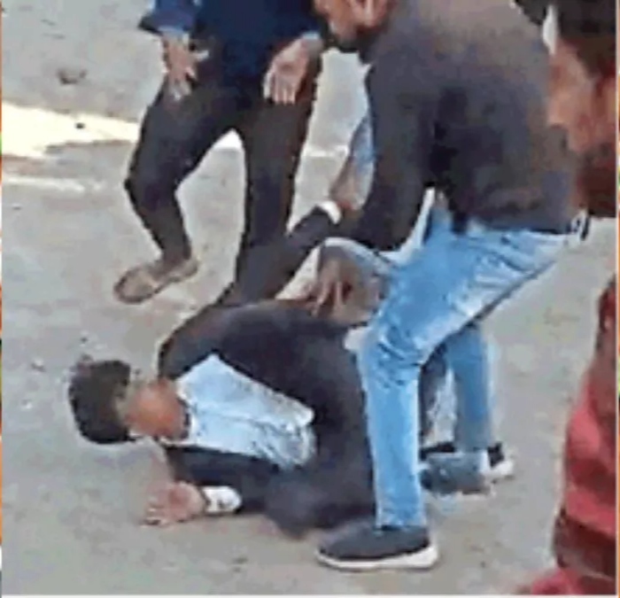 पनीर के लिए घराती-बरातियों में जमकर चले लात-घूंसे, पुलिस को फटकारनी पड़ी लाठियां