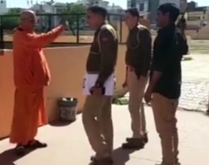 गुरु ग्रंथ साहिब विवाद: महामंडलेश्वर को सोशल मीडिया पर मिली धमकी, सुरक्षा बढ़ाई