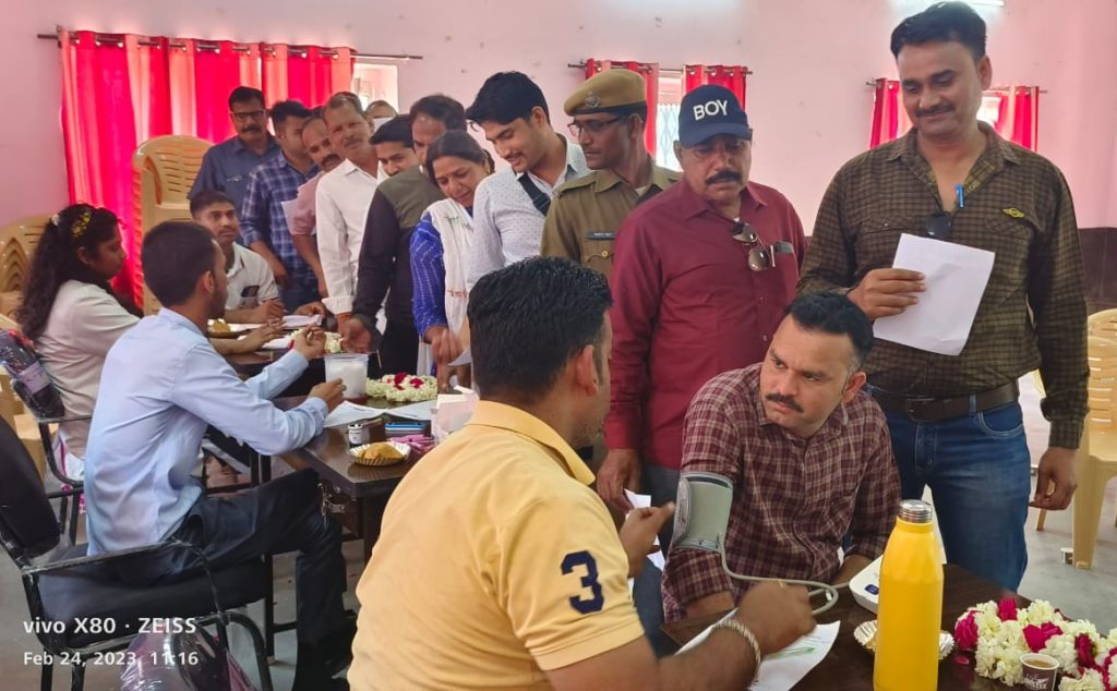 पार्षद ममता शर्मा के जन्मदिन पर आयोजित हुआ निःशुल्क स्वास्थ्य जांच एवं परामर्श शिविर