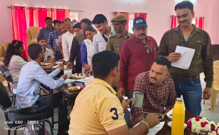 पार्षद ममता शर्मा के जन्मदिन पर आयोजित हुआ निःशुल्क स्वास्थ्य जांच एवं परामर्श शिविर