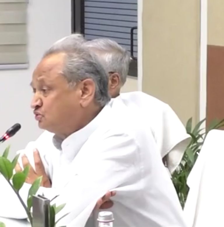 राजस्थान: सरकारी कर्मचारियों का 4% डीए बढ़ा, गहलोत सरकार ने महंगाई भत्ता 38 से बढ़ाकर 42 फीसदी किया