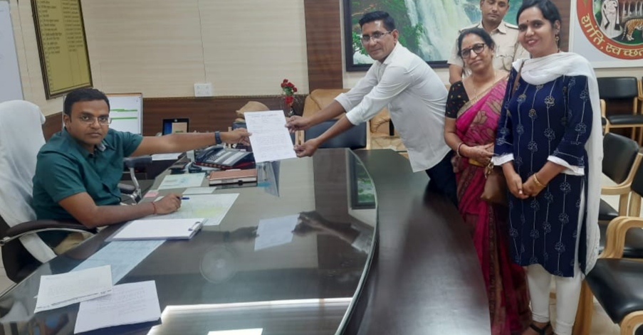 नर्सेज एसोसिएशन की मांग- दवा लिखने का दिया जाए अधिकार, मुख्यमंत्री के नाम जिला कलक्टर को दिया ज्ञापन