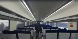 वंदे भारत में दो तरह के कोच, चेयर कार और एग्जीक्यूटिव क्लास हैं।