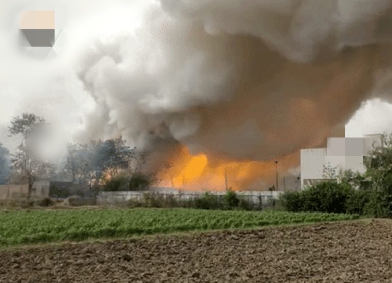 पटाखा फेक्ट्री में जलकर मरे 4 दोस्त, 5 वां चिल्लाता रहा, विस्फोट हुए तो सुपरवाइजर बोला- टेस्टिंग है