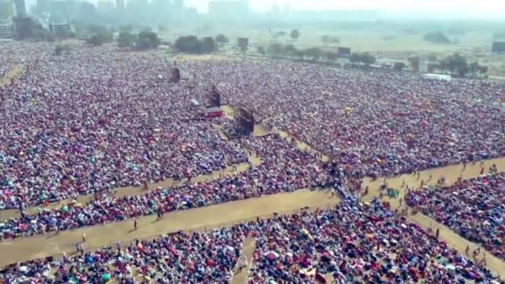 खुले में हुए सम्मान समारोह में लू लगने से 11 लोगों की मौत