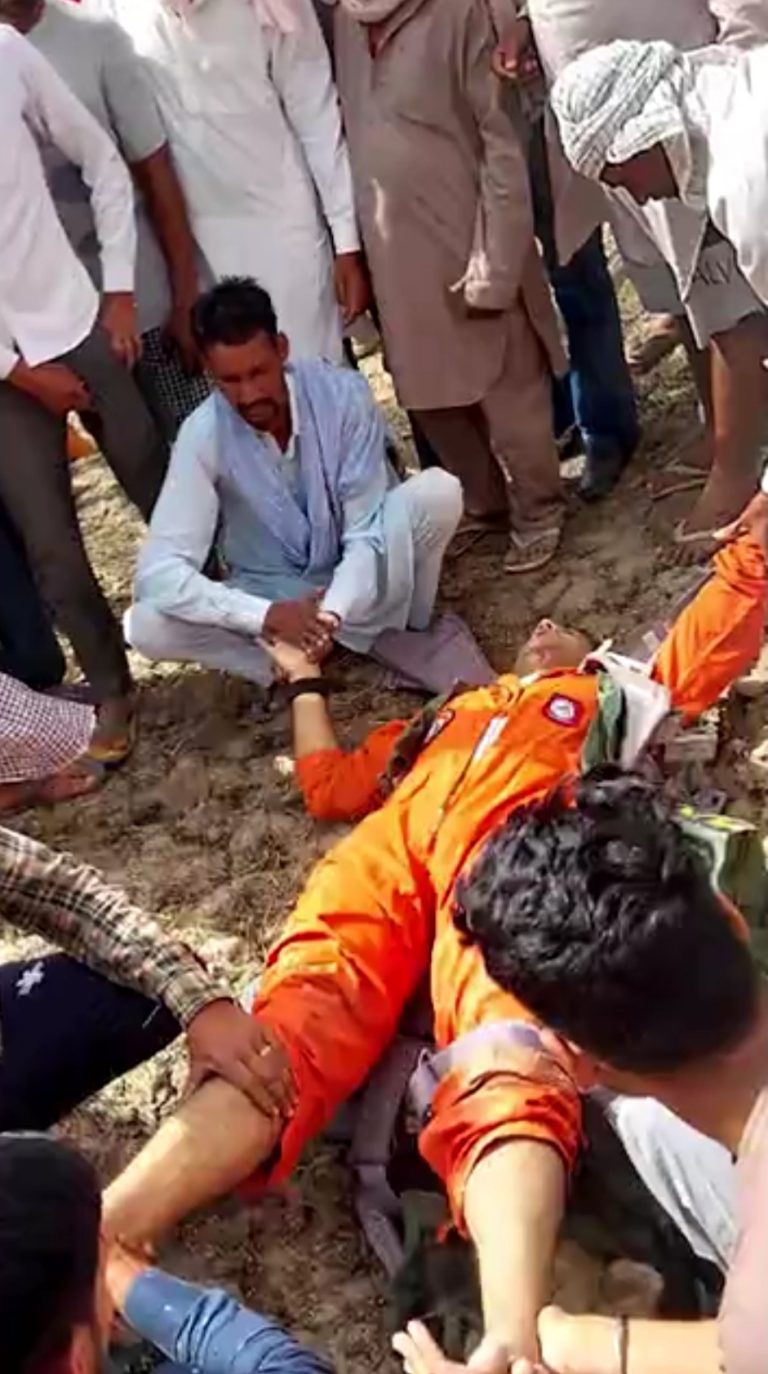 राजस्थान : वायु सेना का मिग 21 फाइटर जेट क्रेश होकर एक मकान पर गिरा, तीन महिलाओं की मौत, दोनों पायलट सुरक्षित