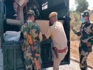 पुलिस एवं बीएसएफ ने पाक रेंजर्स एवं पुलिस को दोनों शव सुपुर्द किए।