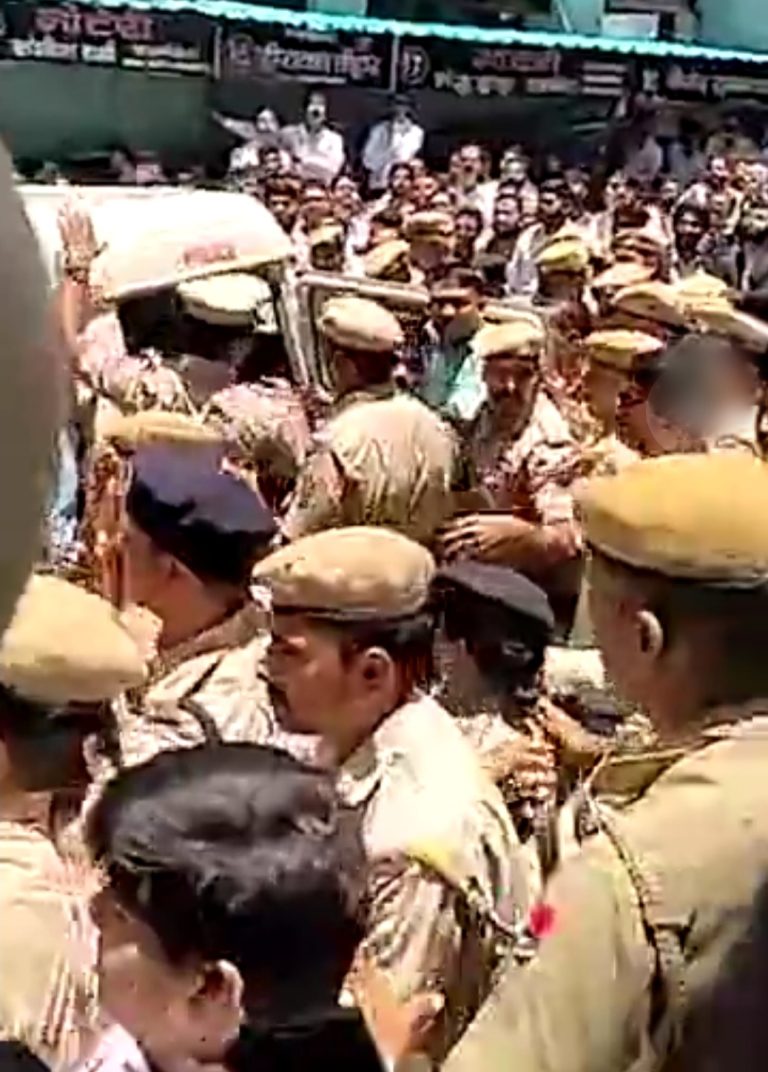 राजस्थान में लव जिहाद: युवती से शादी के लिए धर्म बदलने को कहा, वरना टुकड़े-टुकड़े करने की दी धमकी, कोर्ट में लोगों ने की पिटाई