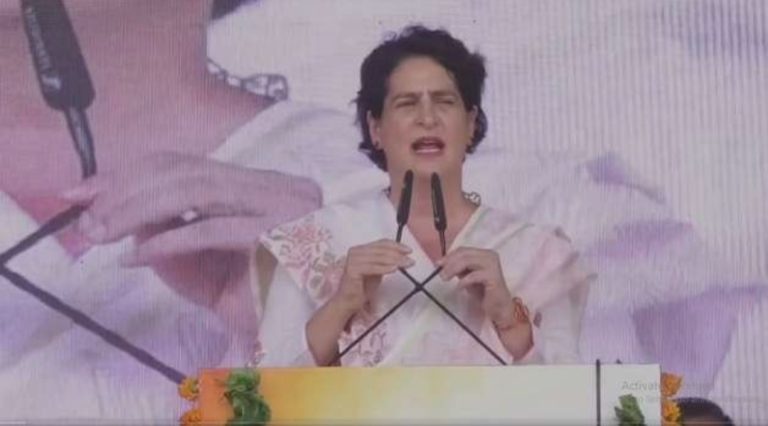 प्रियंका ने मां नर्मदा की पूजा कर मध्य प्रदेश में किया चुनावी अभियान का आगाज