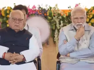 कार्यक्रम में राज्यपाल कलराज मिश्र भी मौजूद रहे।