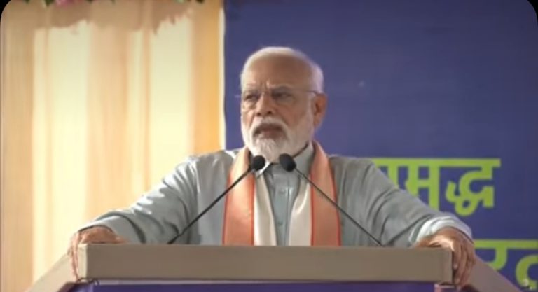 पेपर लीक उद्योग ने बिगाड़ा युवाओं का भविष्य, लाल डायरी कर देगी सरकार का डब्बा गोल