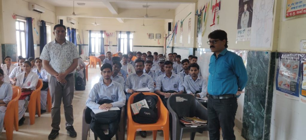 जयपुर में नर्सेज की महारैली 23 अगस्त को, पीले चावल बांटकर दिया न्योता