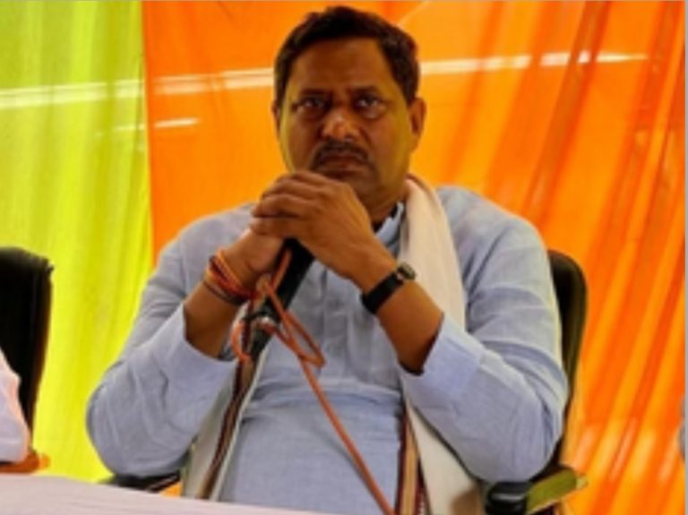 बीजेपी सांसद रामशंकर कठेरिया को 12 साल पुराने मामले में 2 साल की सजा, जा सकती है सांसदी