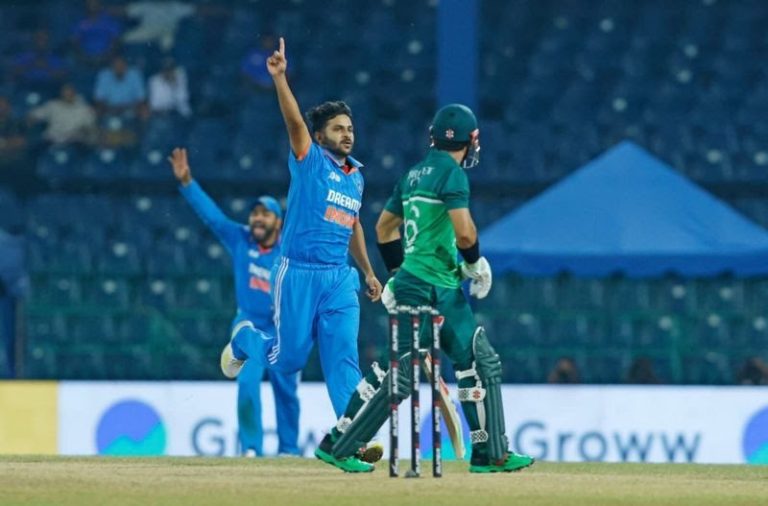 एशिया कपः कुलदीप यादव के पांच विकेट के साथ भारत की पाकिस्तान पर 228 रनों से ऐतिहासिक जीत
