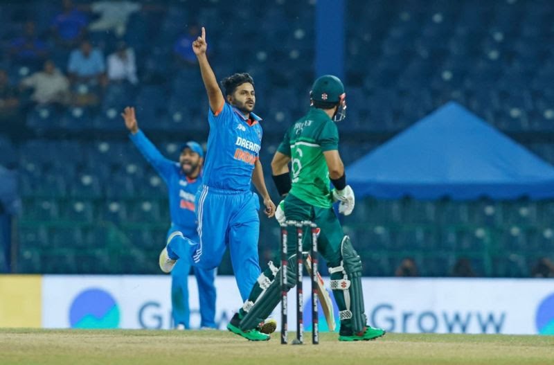 एशिया कपः कुलदीप यादव के पांच विकेट के साथ भारत की पाकिस्तान पर 228 रनों से ऐतिहासिक जीत