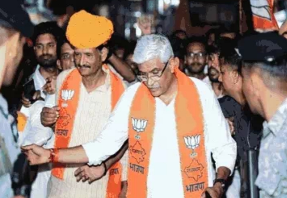 बुढ़ापे में बचपने जैसी गलतियां हो जाती हैं… केन्द्रीय मंत्री शेखावत ने सीएम गहलोत की तारीफ करने वाली पार्टी की एमएलए सहित पार्टी से निलम्बित एमएलए पर कसा तंज