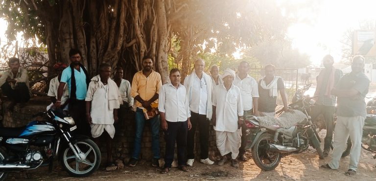 बूंदी विधानसभा क्षेत्र से भाजपा प्रत्याशी अशोक डोगरा के पक्ष में खटखड़ क्षेत्र के नेताओं का जनसम्पर्क जोरों पर