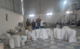 बूंदी: प्रतिबंधित सिंगल यूज प्लास्टिक कैरी बैग बनाने वाली अवैध फेक्ट्री पर छापा, किया सीज, 863 किलो कैरी बैग जब्त