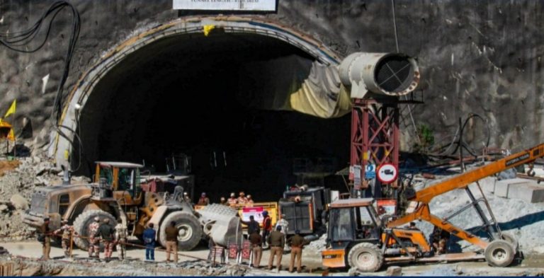 सिलक्यारा टनल की खुदाई पूरी, पाइप भी डले, अब किसी भी वक्त बाहर आ सकते हैं टनल में फंसे 41 मजदूर