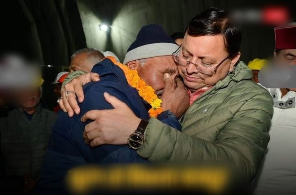 सुरंग में फंसे बेटे का 17 दिन तक किया इंतजार, रेस्क्यू से कुछ पल पहले ही तोड़ दिया पिता ने दम