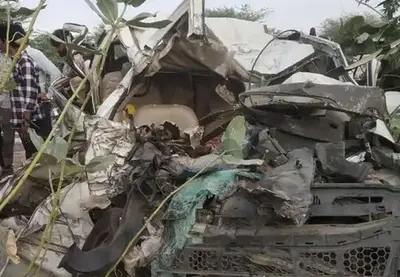 राजस्थान : ट्रेलर और कार की भिड़ंत में 3 बच्चों सहित 5 की मौत