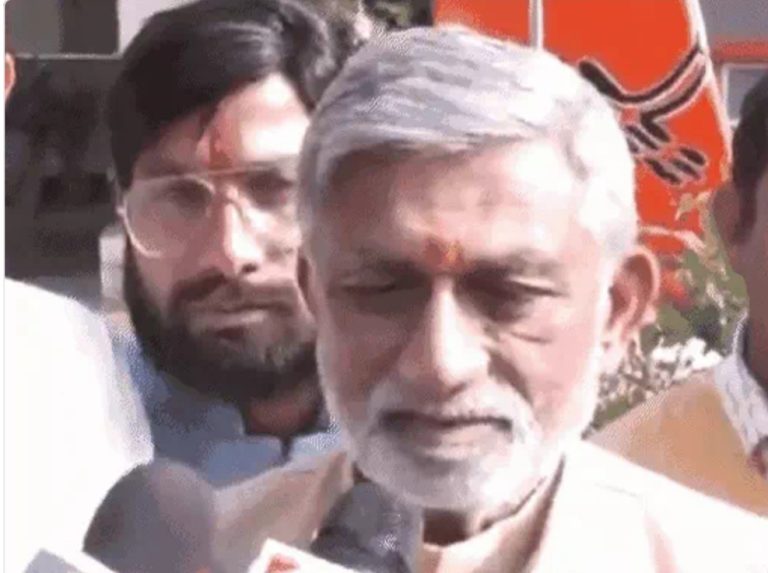 वसुंधरा राजे के बेटे दुष्यंत पर विधायकों की बाड़ेबंदी का सनसनीखेज आरोप, एमएलए ललित मीणा के पिता बोले- बेटे को जयपुर की एक होटल में लेकर गए थे, मैं लेने गया तो रोक दिया, एक विधायक ने झगड़ा किया