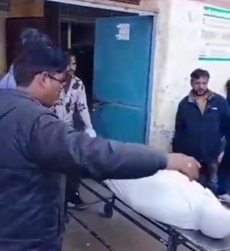 मां से कहासुनी के बाद महिला ने कमरे में जाकर फांसी लगाई, 6 साल के बेटे के साथ मायके में रह रही थी