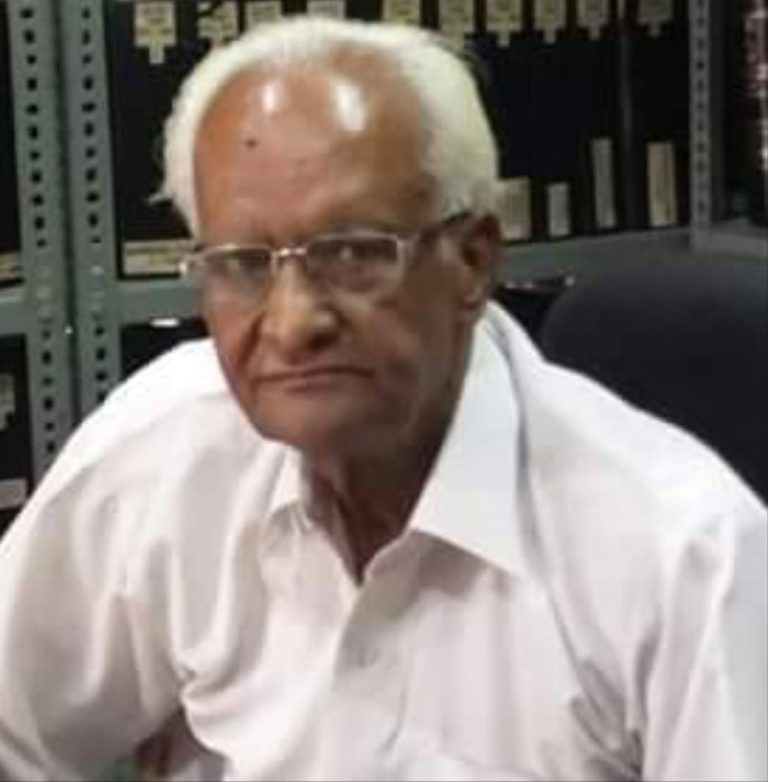 बूंदी: एडवोकेट रविंद्र सहाय सक्सेना के अंतिम संस्कार में बड़ी संख्या में शामिल हुए लोग