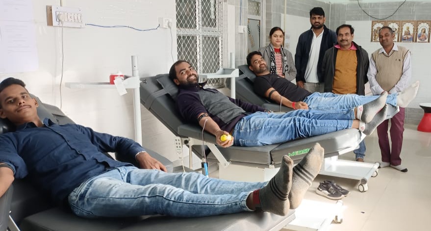 महेन्द्र राठौर ने जन्मदिन पर 20 वीं बार किया रक्तदान