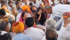 विधानसभा चुनाव की घोषणा से पहले बाड़मेर में एक कार्यक्रम के दौरान कांग्रेस नेता मेवाराम जैन ने वसुंधरा राजे के पैर छूते हुए दिखाई दिए थे। उस वक्त वे कांग्रेस से विधायक थे। मेवाराम जैन साल 2008 से 2023 तक लगातार तीन बार एमएलए रहे हैं।