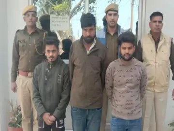 हनी ट्रेप के आरोपी पति-पत्नी सहित 5 गिरफ्तार, मसाज पार्लर दिखाने के बहाने बुलाया, फिर रेप में फंसाने की धमकी देकर 50 हजार रुपए व गहने लूटे