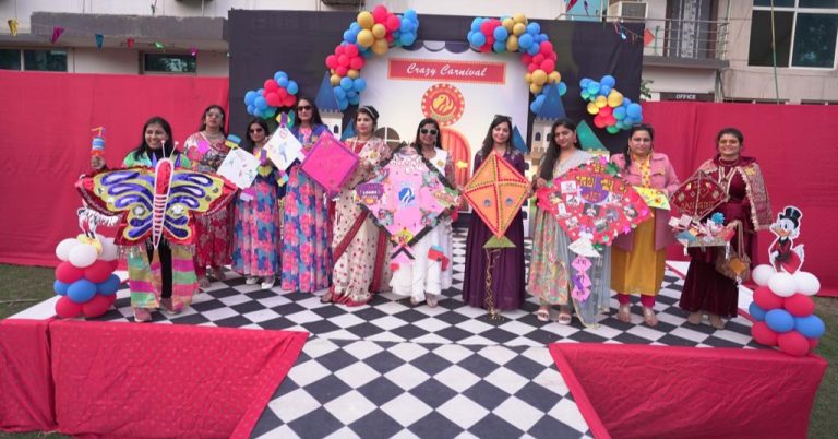 महिलाओं को स्वरोजगार में मदद के लिए संगिनी कार्निवल आयोजित, पतंग संग किया केट वॉक, कार्टून कलाकार परेड भी हुई