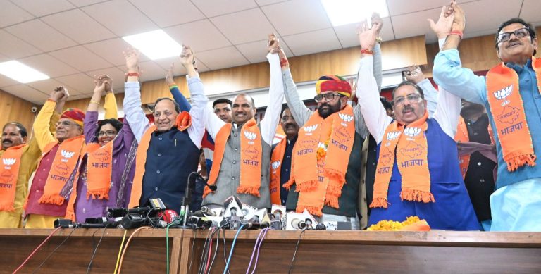 राजस्थान: कांग्रेस को लोकसभा चुनाव से पहले लगा बड़ा झटका, भाजपा में शामिल हो गए दिग्गज नेता, कहा-कांग्रेस में सनातन का सम्मान नहीं