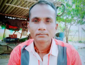 चार्जिंग में लगाते ही मोबाइल में हुआ तेज विस्फोट, बोर्ड छाती में धंसा, गम्भीर घायल युवक की मौके पर ही मौत