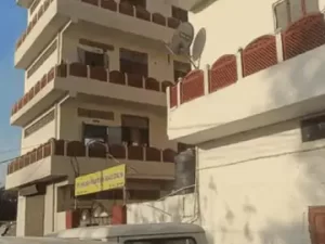 पेपर लीक केस में आरोपी राजेन्द्र कुमार यादव के साथियों के वैशाली नगर स्थित ठिकानों पर भी एसओजी की टीम ने छापेमारी की।