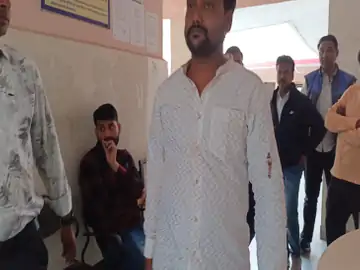 कोटा में दिनदहाड़े युवक पर फायरिंग, बीच-बचाव करने आए युवक को चाकू मारा, हमलावर पहले साथ करता था काम