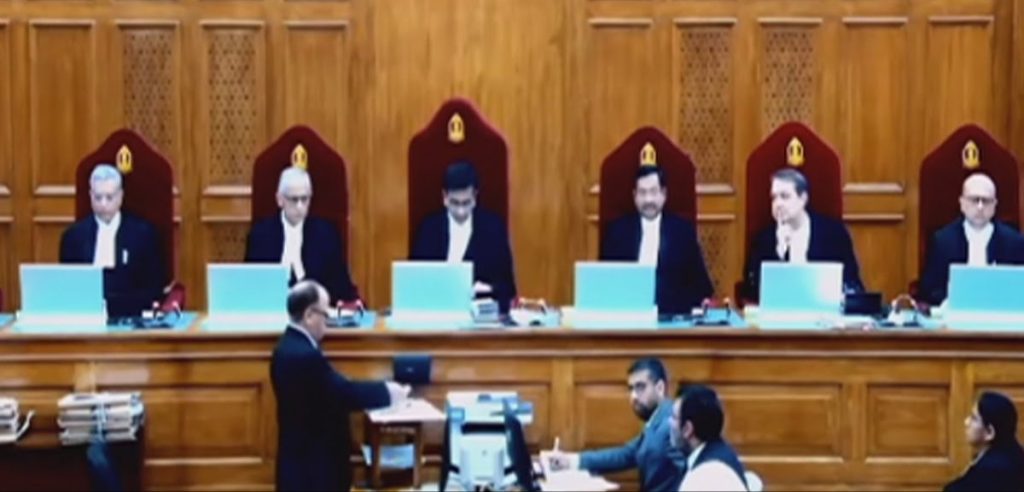 सुप्रीम कोर्ट ने बदला अपना 1998 का फैसला: अब वोट या भाषण के बदले नोट लेने वाले सांसदों व विधायकों को कानूनी संरक्षण नहीं